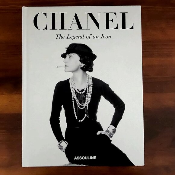 Luxury Coffee Table Book: Chanel, The Legend of an Icon (Coco & Karl Lagerfeld) - Picture 2 of 16